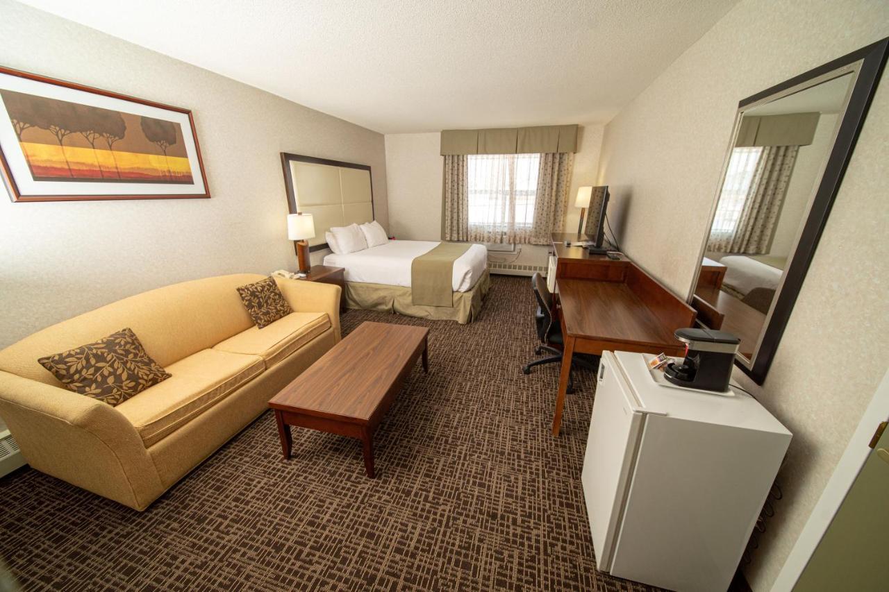 Coast Fort St John Hotel Fort St. John Экстерьер фото