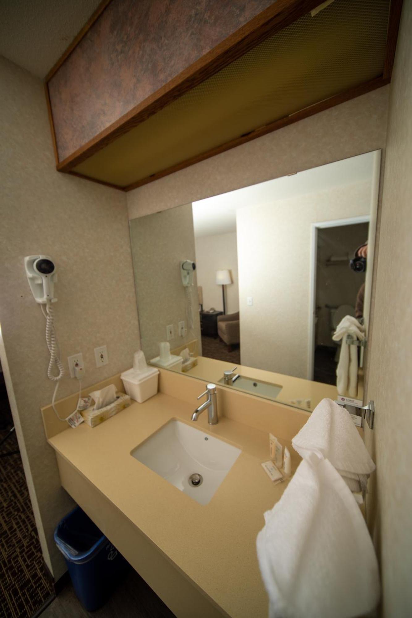 Coast Fort St John Hotel Fort St. John Экстерьер фото