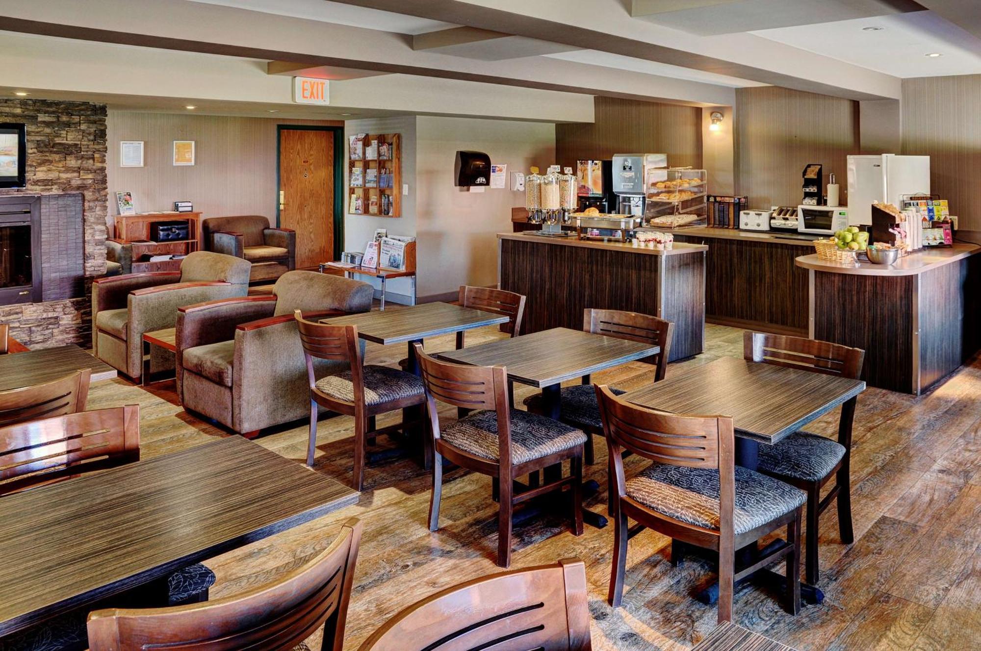 Coast Fort St John Hotel Fort St. John Экстерьер фото
