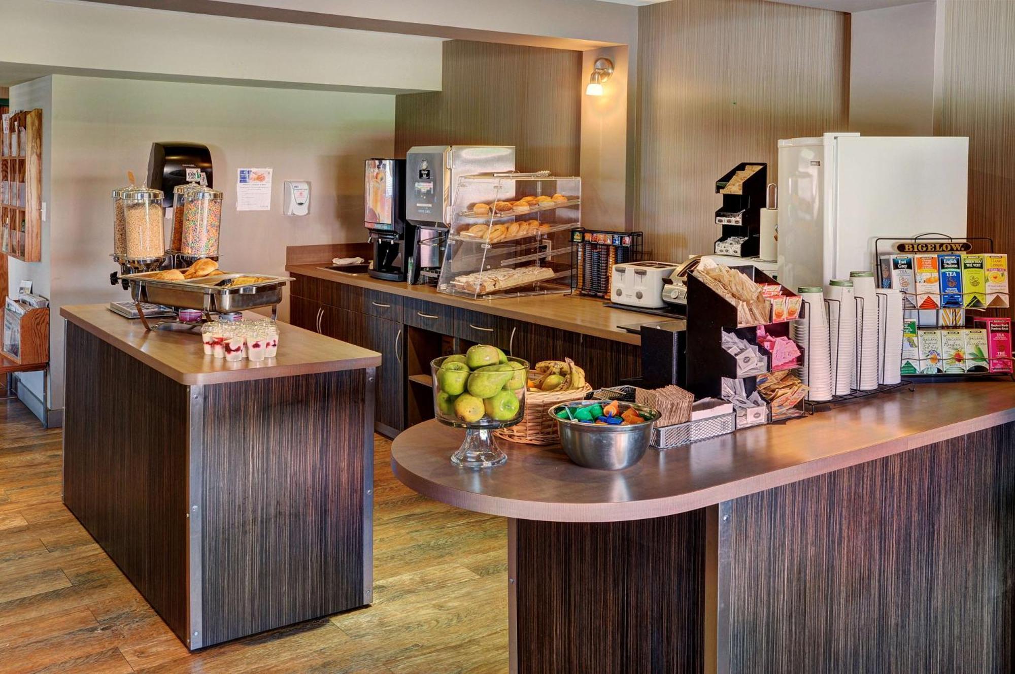 Coast Fort St John Hotel Fort St. John Экстерьер фото