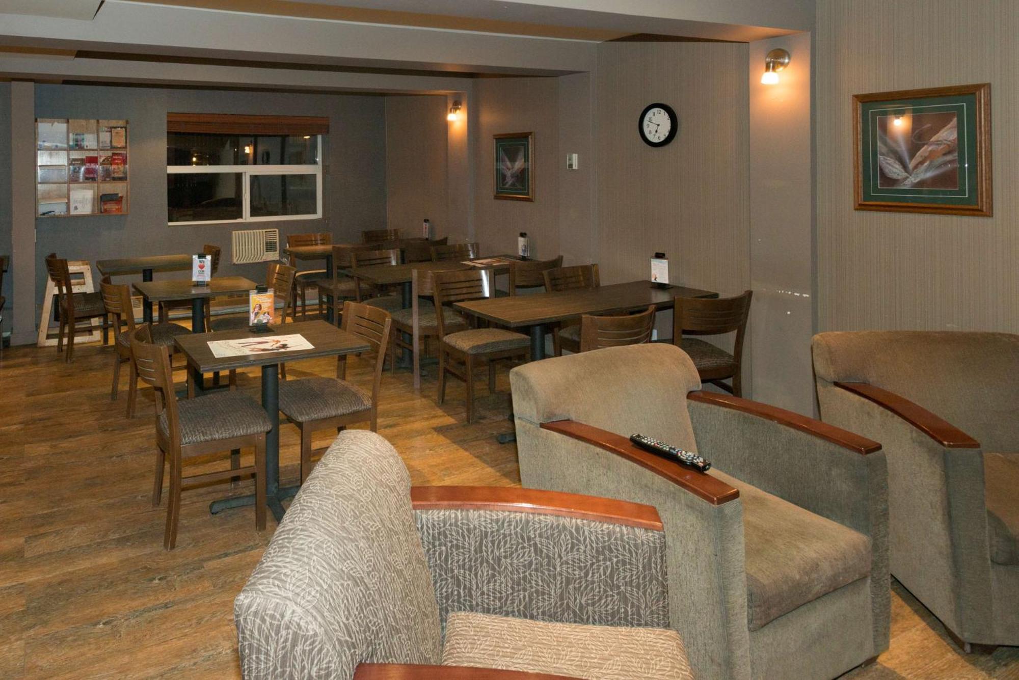 Coast Fort St John Hotel Fort St. John Экстерьер фото