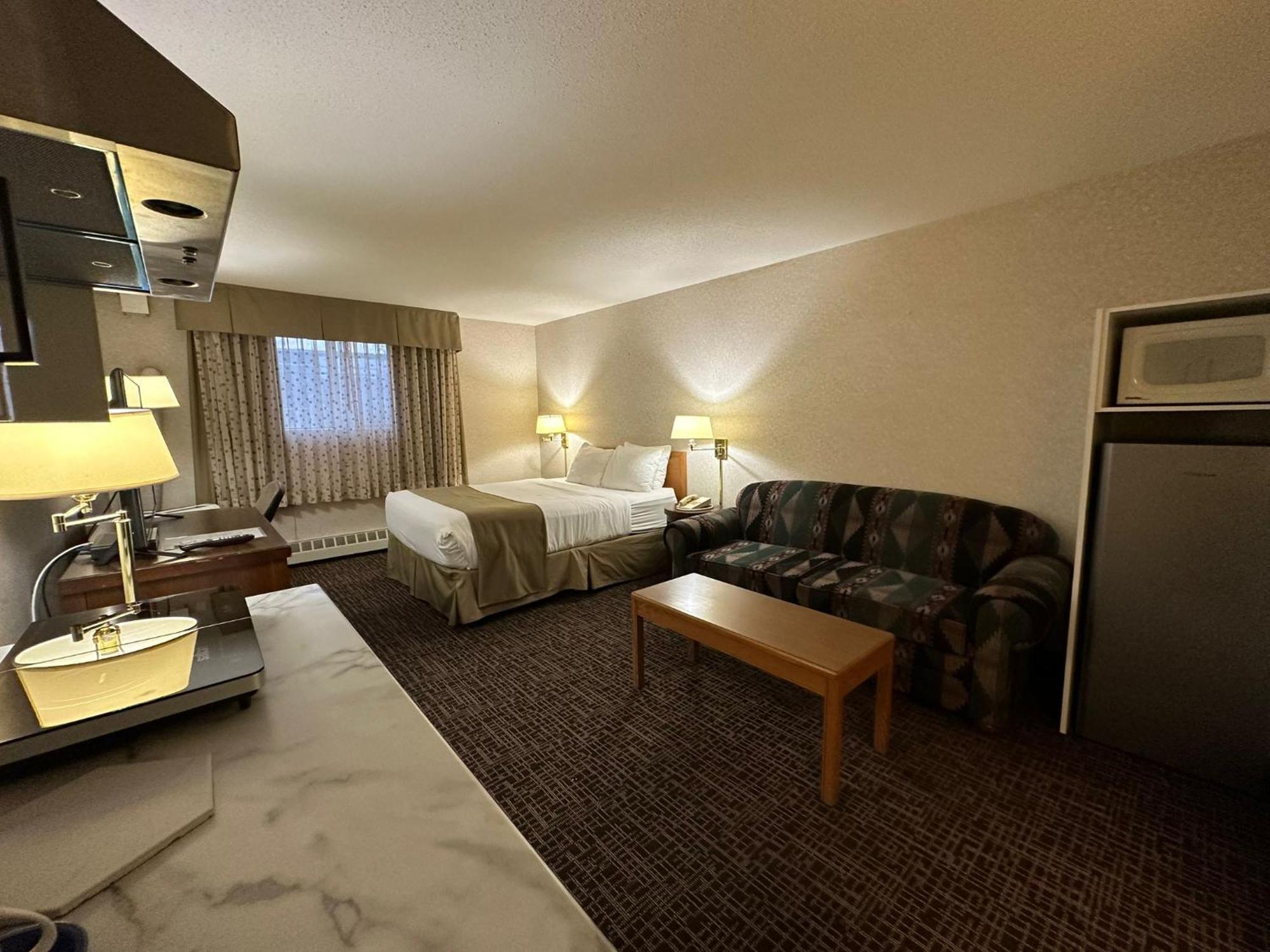 Coast Fort St John Hotel Fort St. John Экстерьер фото