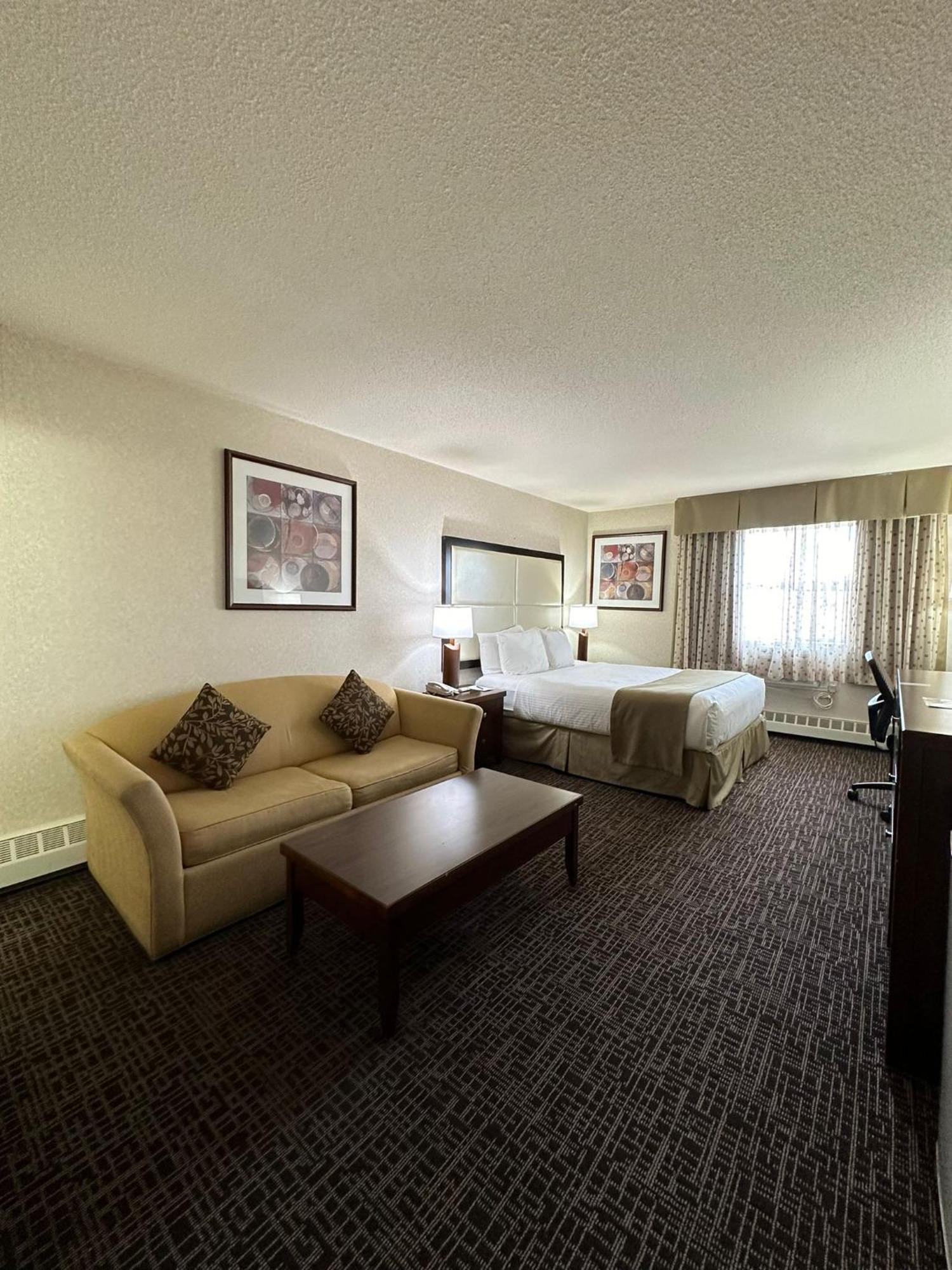 Coast Fort St John Hotel Fort St. John Экстерьер фото