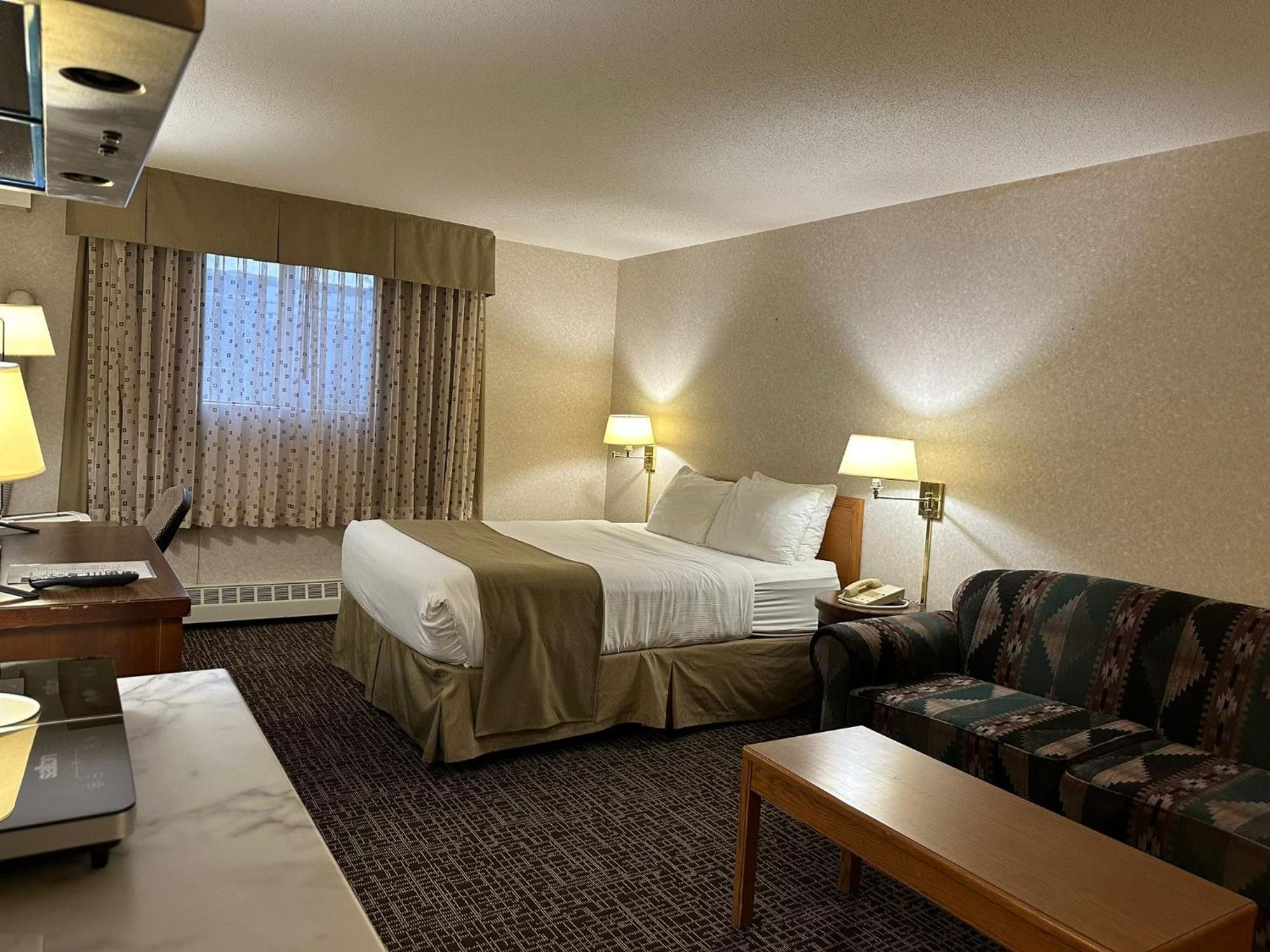 Coast Fort St John Hotel Fort St. John Экстерьер фото