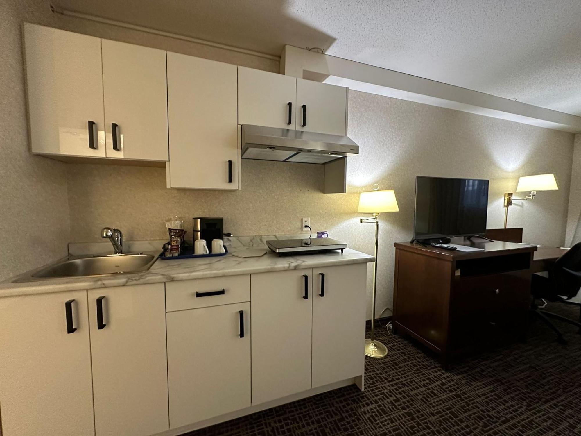 Coast Fort St John Hotel Fort St. John Экстерьер фото